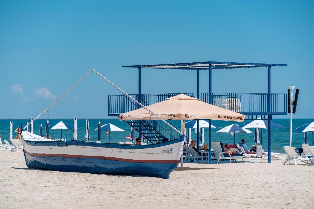 Moonlight Mamaia Apartments Exterior photo